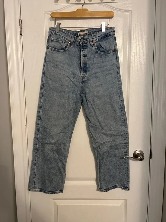 Levi’s Ribcage Straight Jeans (Ankle) - Light Blue - Picture 2 of 5